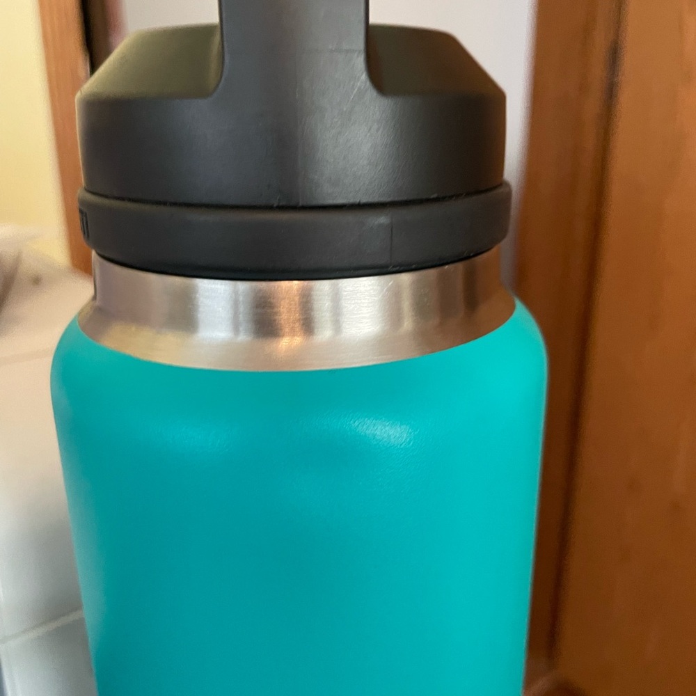 Like new Yeti 36 oz.